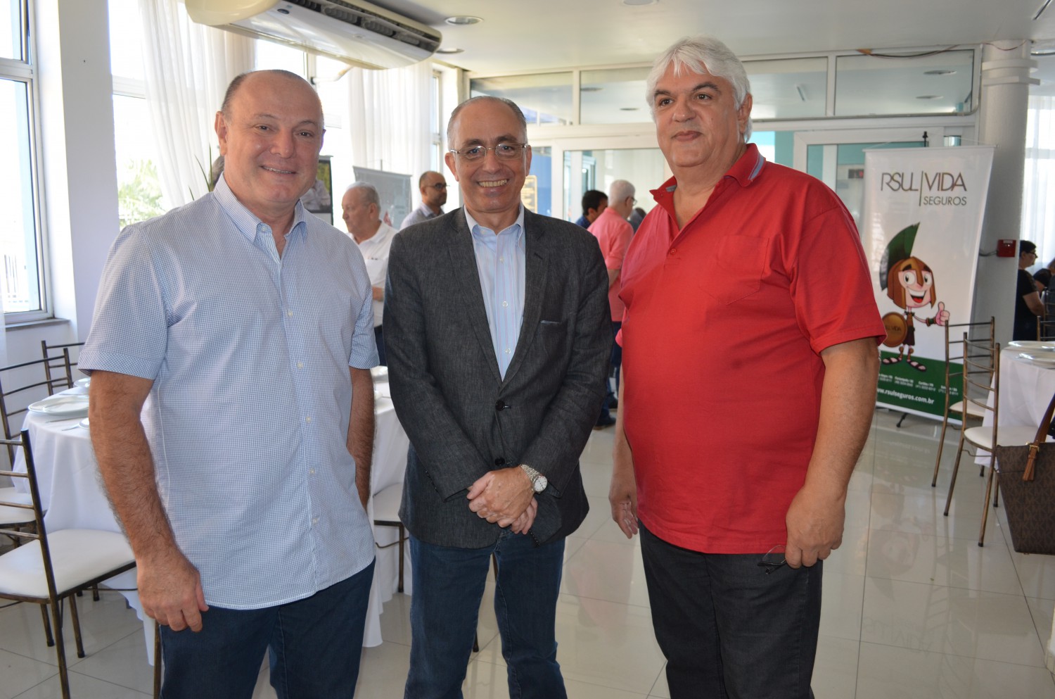 Confraternização reúne mais de 300 pessoas no Clube Geraldo Santana, na Capital